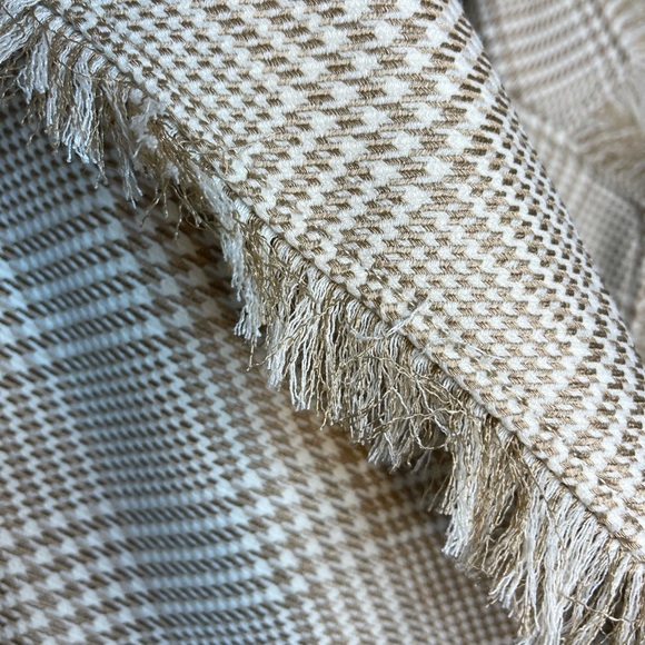 BOOHOO Dog Tooth Checked Frayed Hem Blazer - Picture 5 of 5